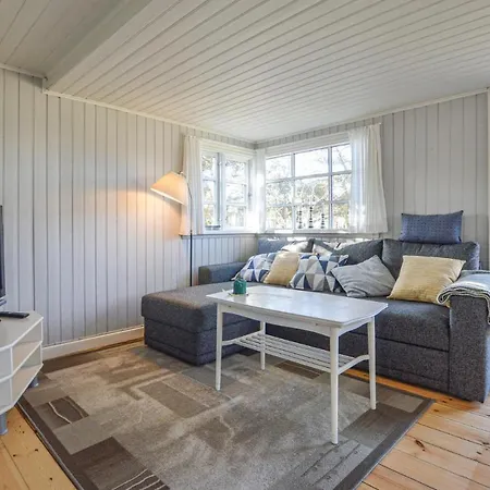 Semesterbostad Awesome In W/ 2 Bedrooms *