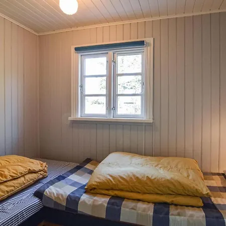 Semesterbostad Awesome In W/ 2 Bedrooms